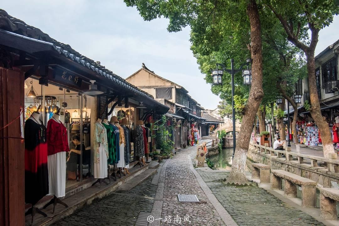李丽珍：绝代风华时光不老，每一刻都是女神的传奇